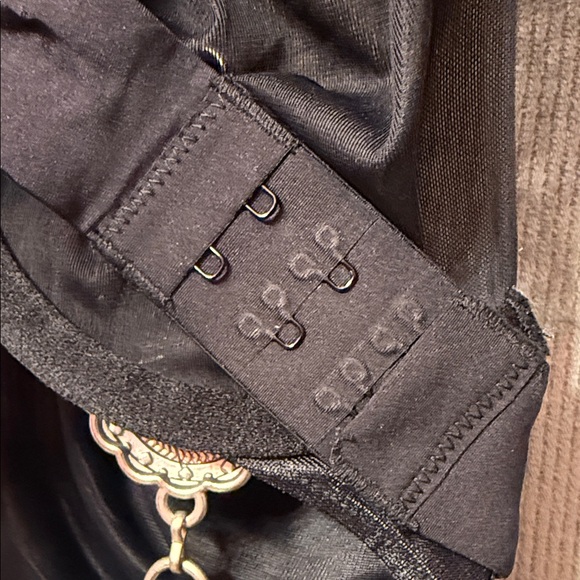 SKIMS Black Mesh Bra - Picture 2 of 6